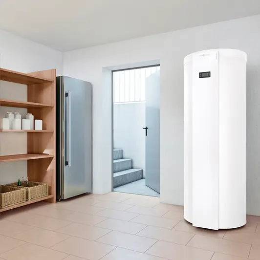 Bomba de calor Viessmann Vitocal 060-A T0e-ze 254l para ACS Vista frontal sala tecnica - Q-Tech® 2024 2025