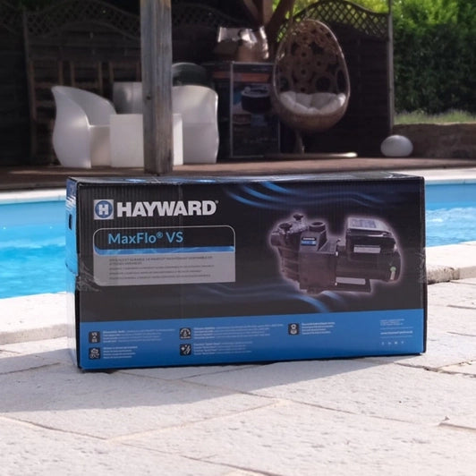 Bomba de velocidad variable MaxFlo® VS Hayward caja visión exterior - Q-Tech® 2026