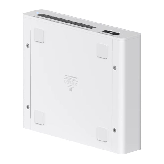 witch UniFi Pro XG 8 PoE: Velocidad 10G y Uplink 25G behind view - Q-Tech® 2026