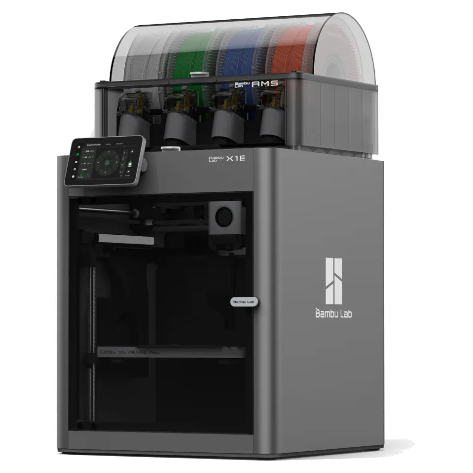 Impresora 3D Bambu Lab X1E con AMS, vista de tres cuartos