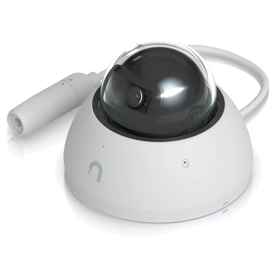 UniFi AI Dome blanca, con su cable de red