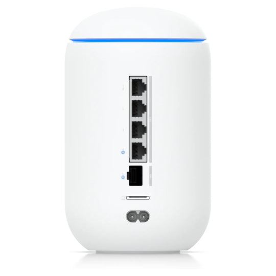 Trasera del UDR 7 con puertos de 2,5 GbE y SFP+