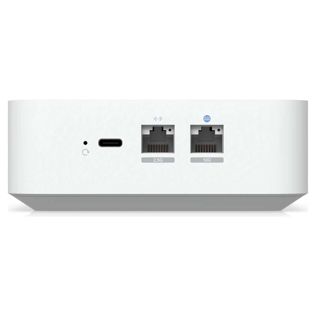 Trasera del UX7 con puertos de 10 GbE y 2,5 GbE