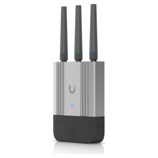 UniFi Mobile Router Industrial con sus antenas, vista en perspectiva