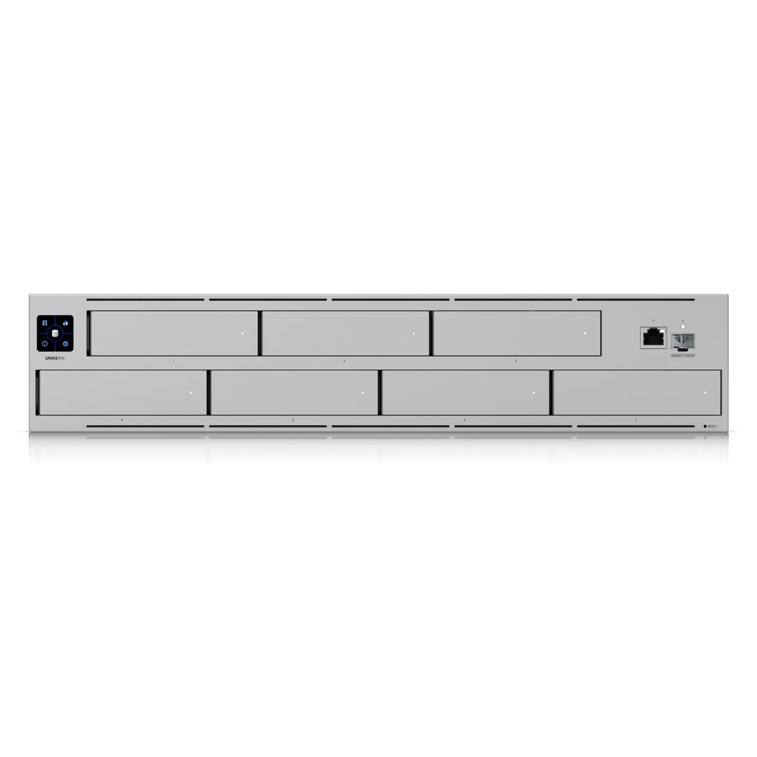UNAS Pro, vista frontal con las 7 bahías y la pantalla táctil