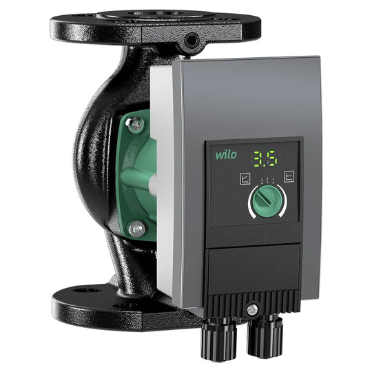 Bomba circuladora Wilo Yonos MAXO 40/0,5-8 con bridas DN 40, vista frontal con pantalla LED